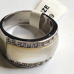 Mother of Pearl Ring with Cubic Zirconia Size 9 - NEW
